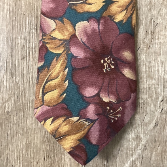 Men’s Tie Floral - Picture 2 of 4